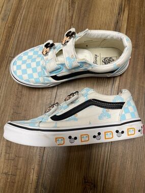 VANS Disney collab 50th anniversary Mickey Strap sneakers 2022 EUC